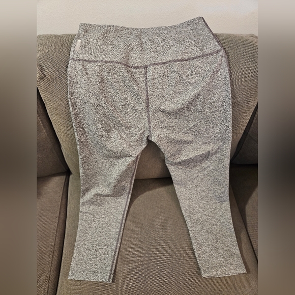 Like New Zella High Rise Cropped Leggings - Medium - Picture 4 of 4